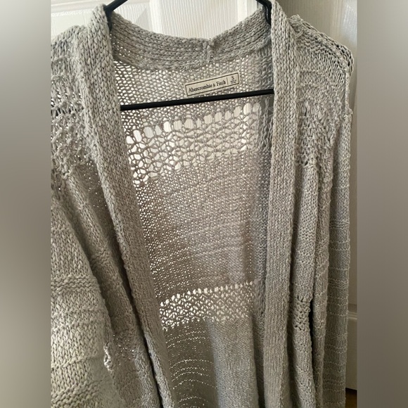 Abercrombie gray knit cardigan - Picture 2 of 5